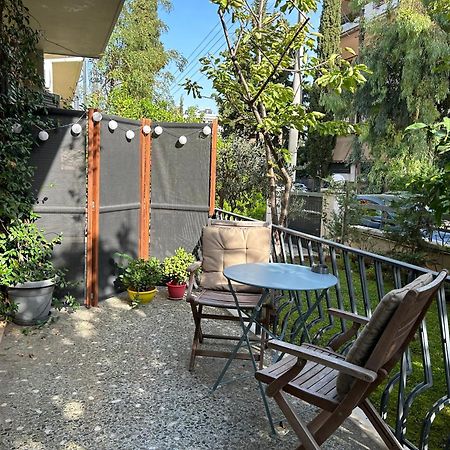 Small Gem Studio Athens, Next To Metro Nomismatokopeio Atenas Exterior foto