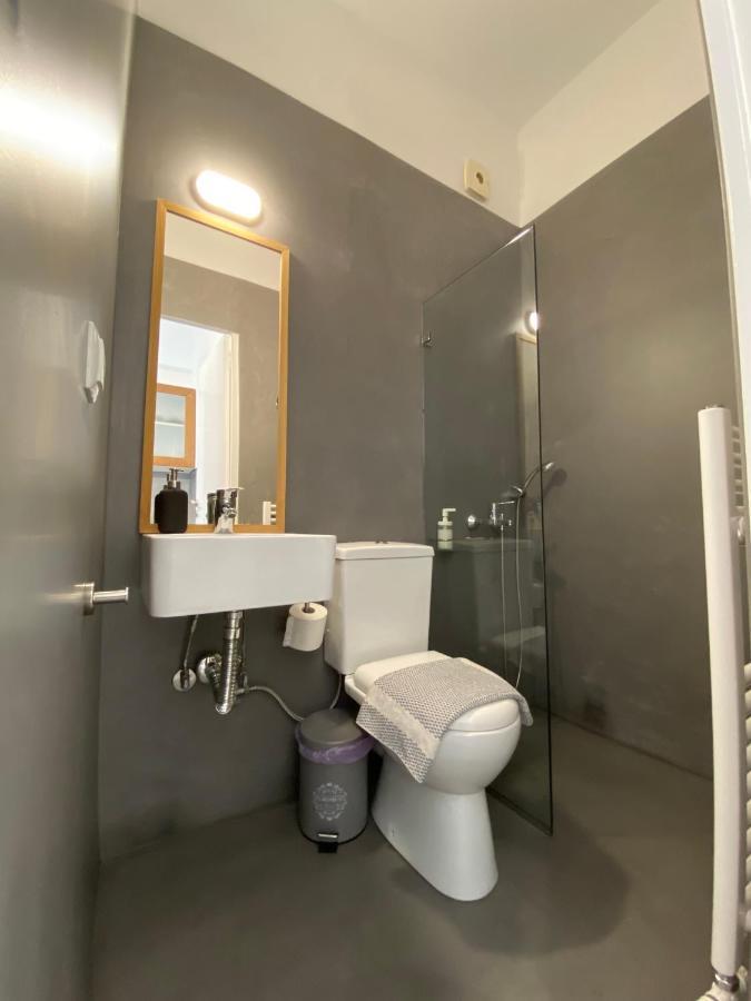 Small Gem Studio Athens, Next To Metro Nomismatokopeio Atenas Exterior foto