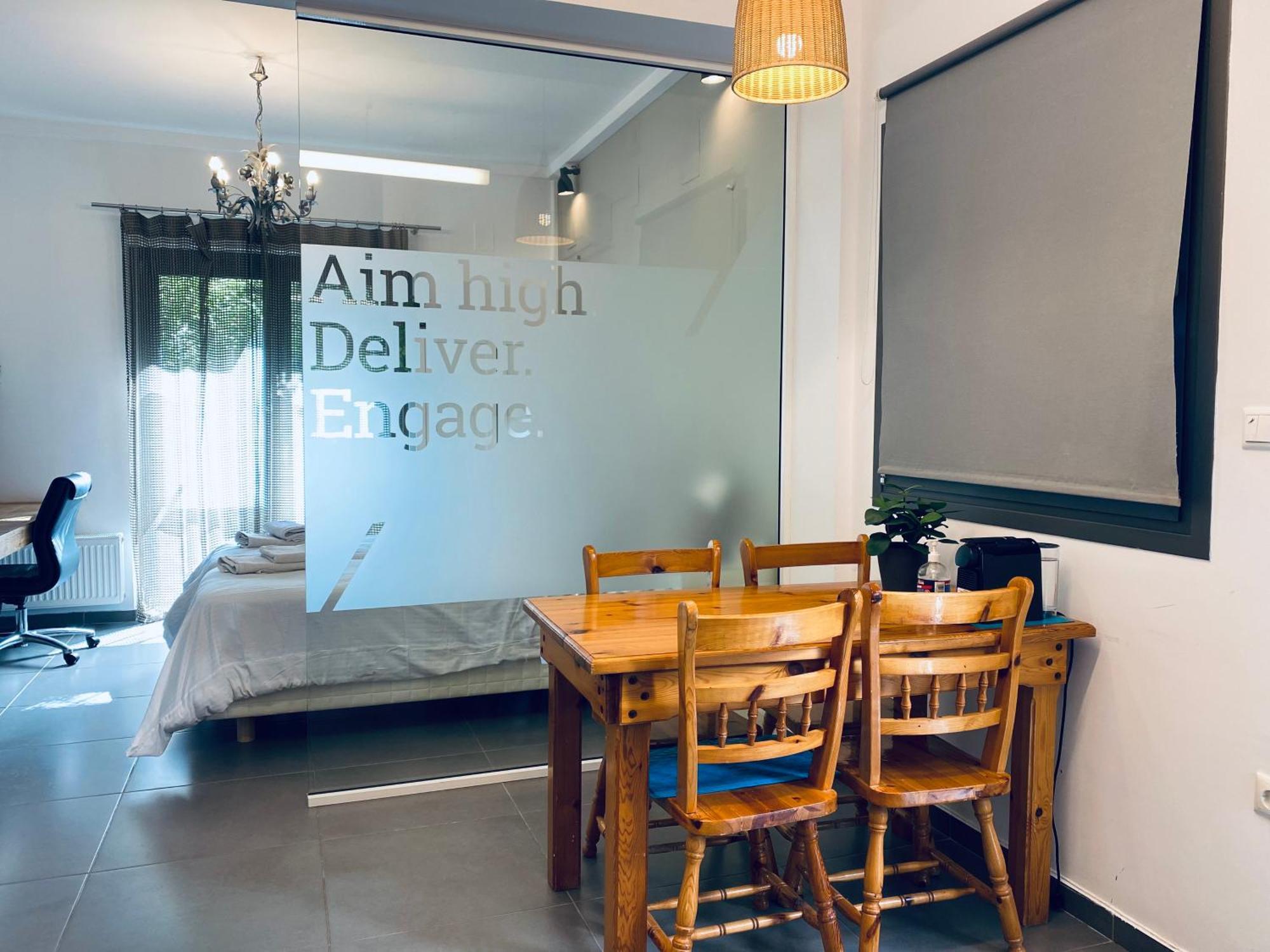 Small Gem Studio Athens, Next To Metro Nomismatokopeio Atenas Exterior foto
